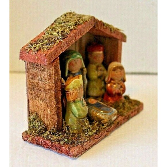 Vintage Minature Childrens Nativity Scene Wooden Structure Porcelain Figures - Picture 2 of 4